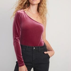 Velvet One-Shoulder Top in Magenta Pink size S